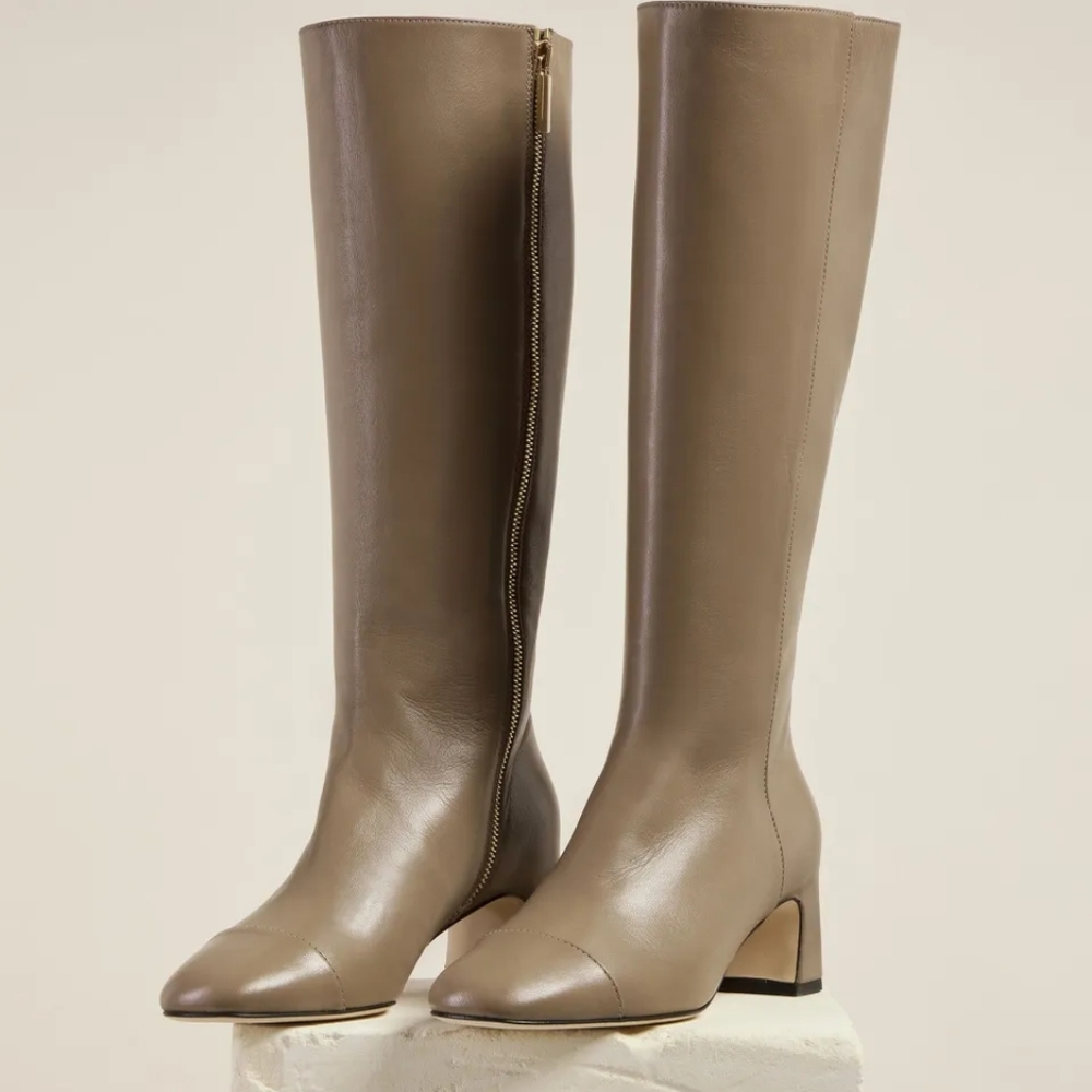 Dear Frances boots NWT